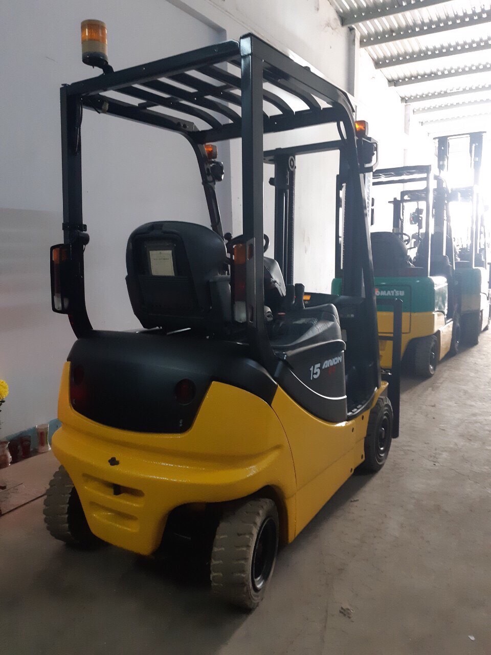 xe nâng điện Komatsu ngồi lái 1,5 tấn FB15-12 0984184056.jpg (195 KB)